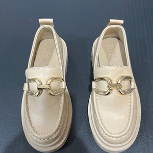 Kids Zara size 32 brand new